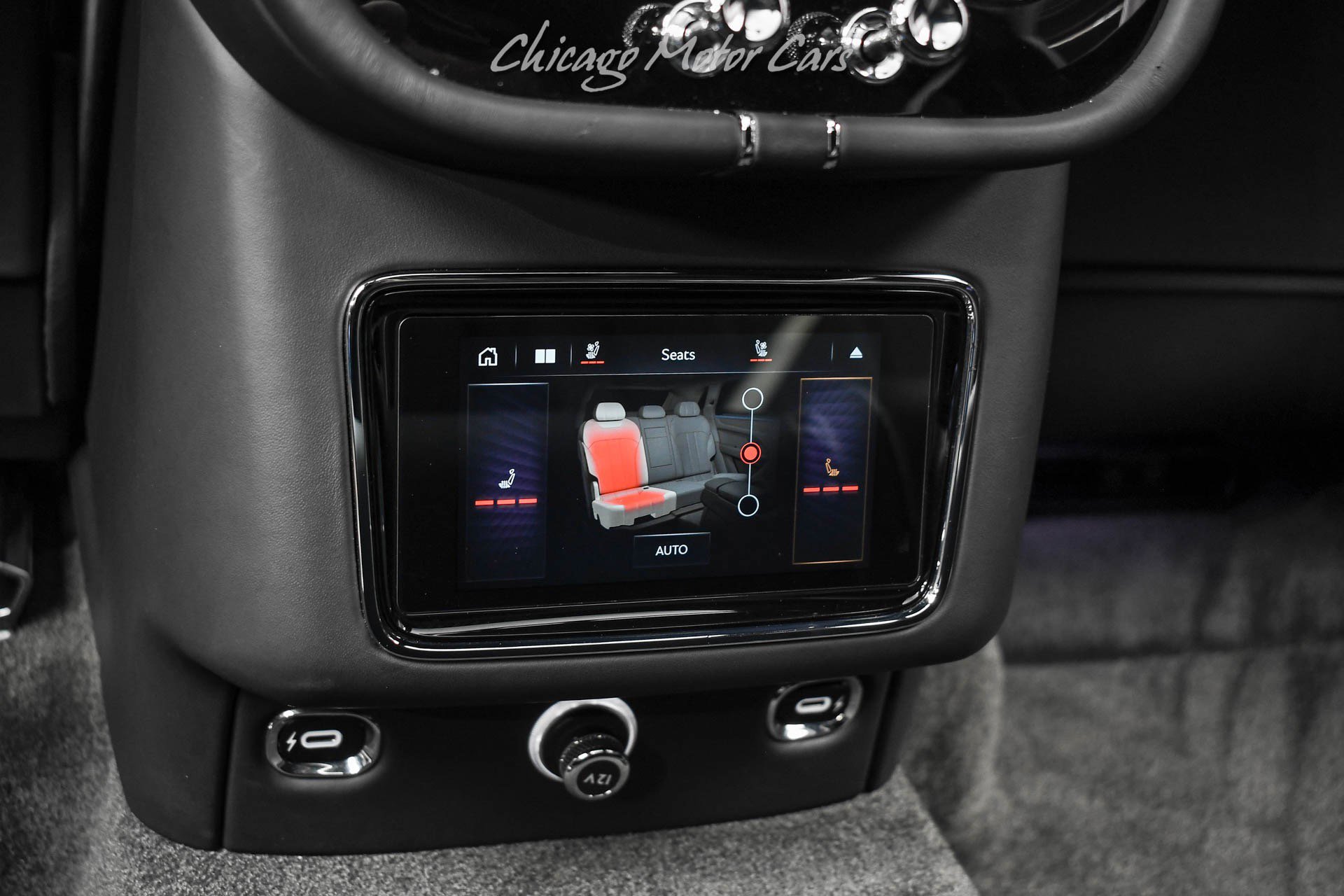 Used 2023 Bentley Bentayga Plug-In Hybrid image 28