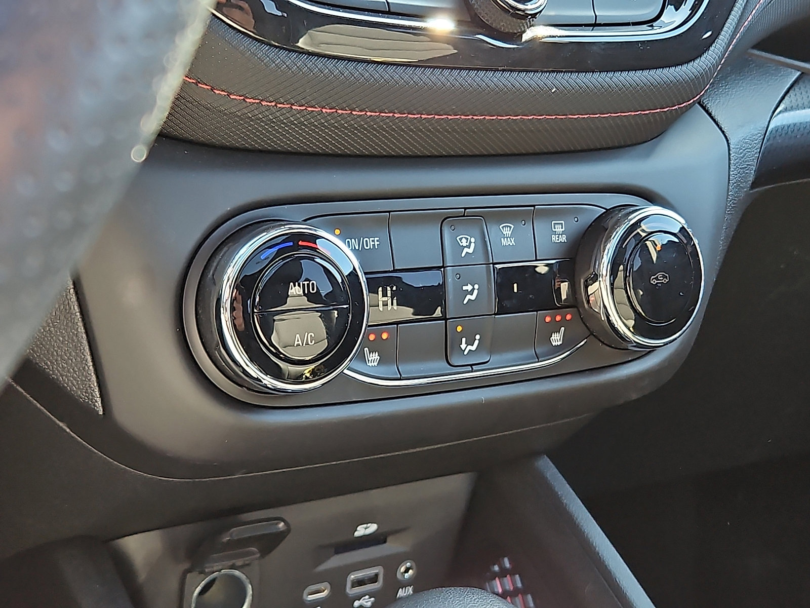 Used 2023 Chevrolet TrailBlazer RS w/ Sun and Liftgate Package image 16