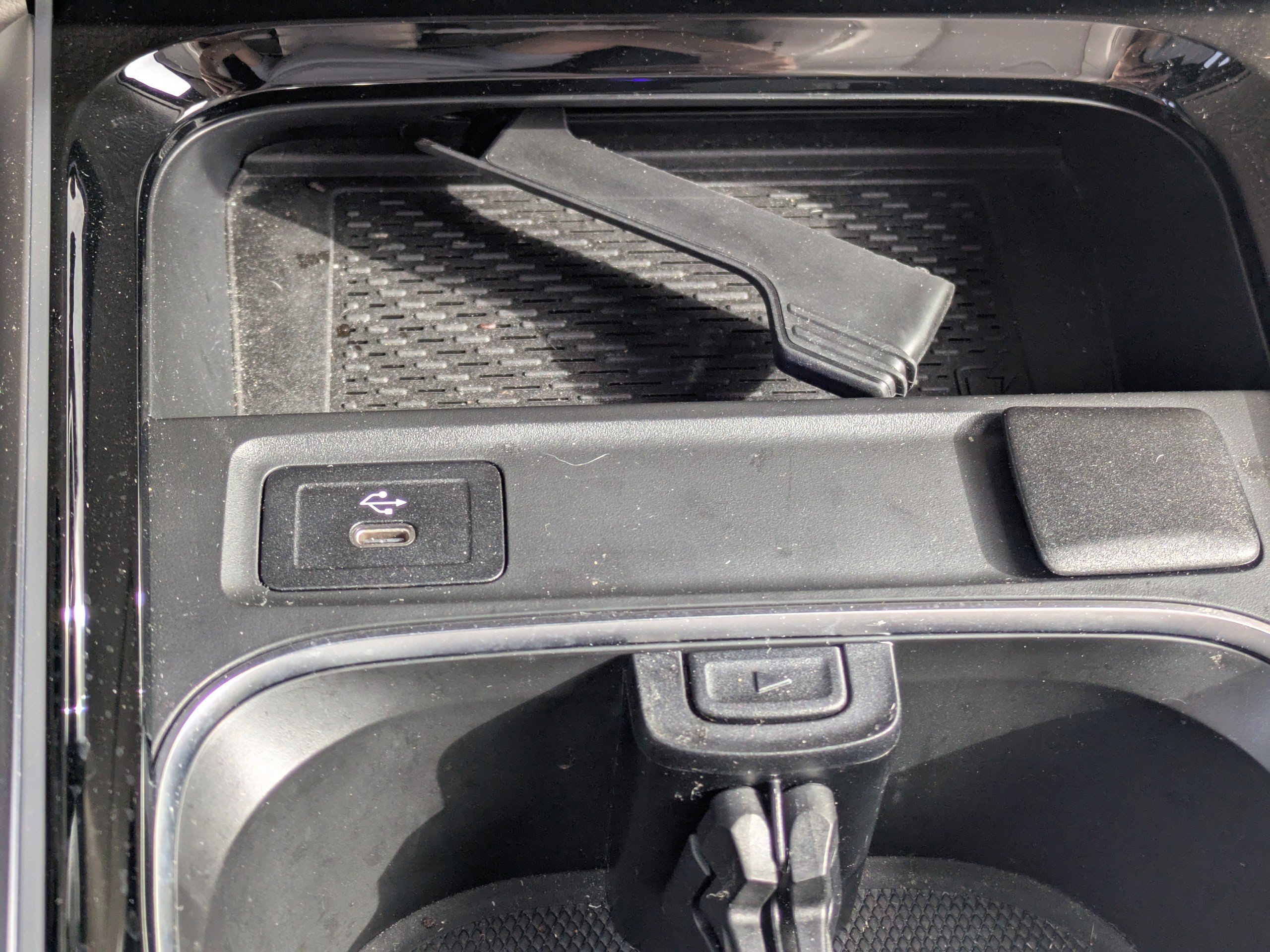 Certified 2025 Mercedes-Benz GLB 250 image 23