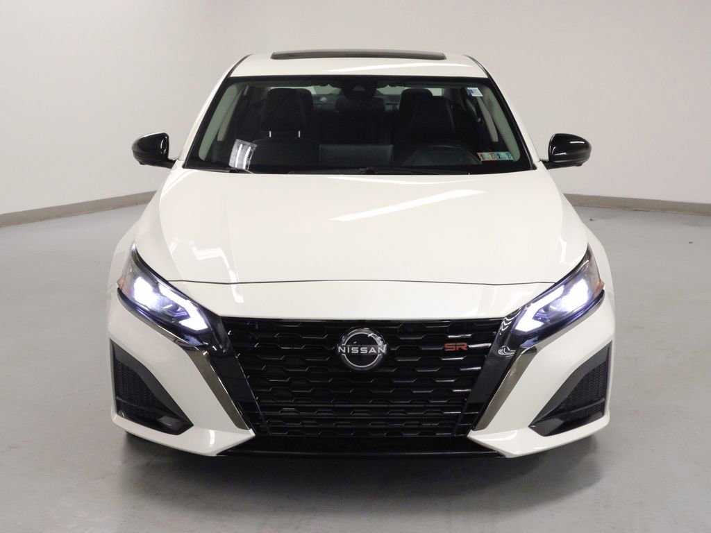 Used 2023 Nissan Altima 2.0 SR image 3