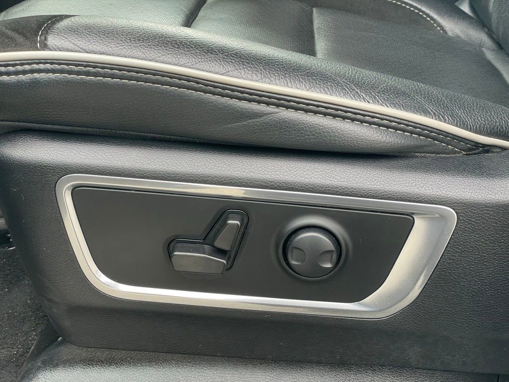 Used 2025 RAM 1500 Laramie image 16