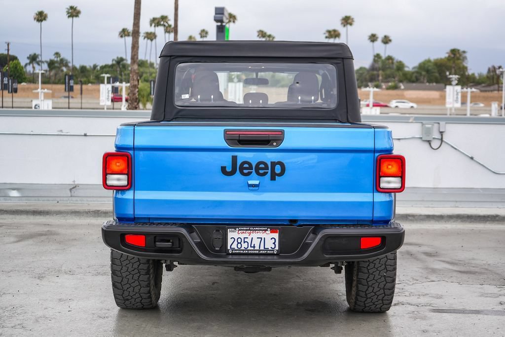 Used 2022 Jeep Gladiator Sport AWD/4WD image 9