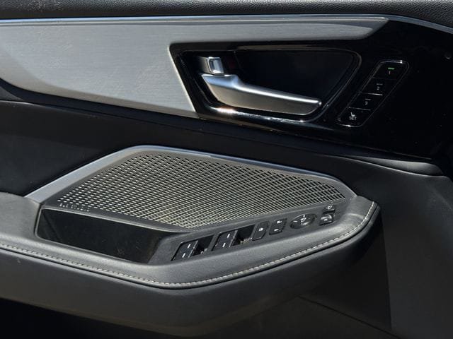Used 2023 Acura MDX FWD w/ Technology Package image 25