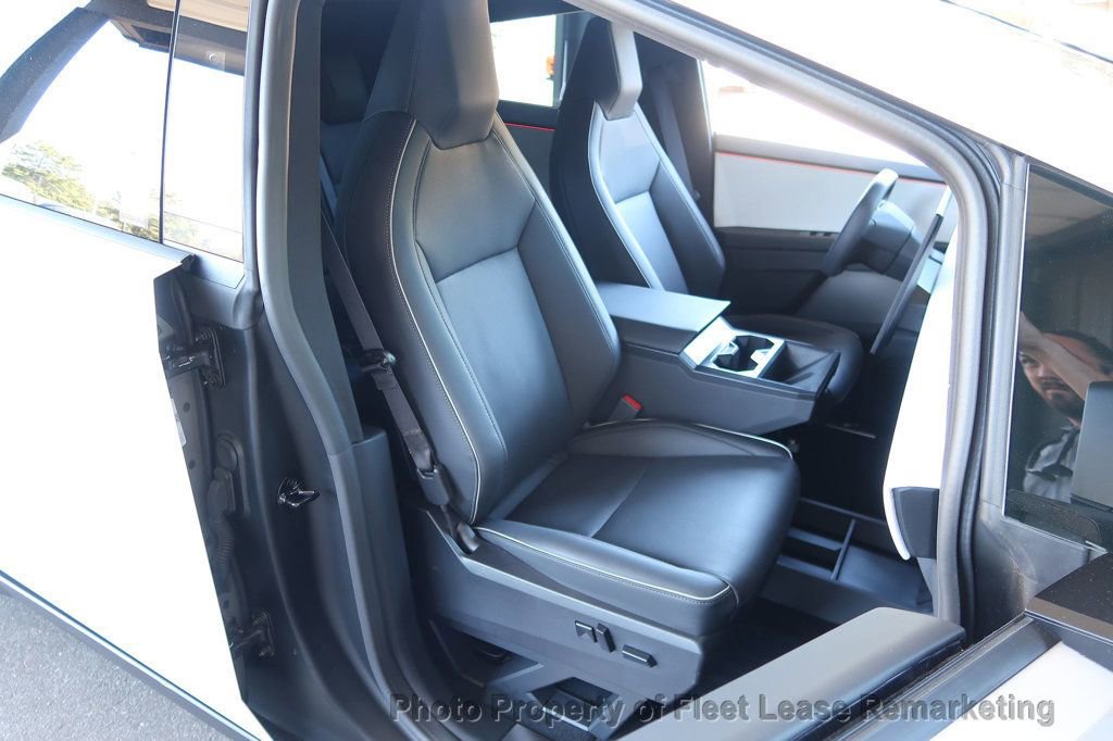 Used 2024 Tesla Cybertruck AWD Crew Cab image 32