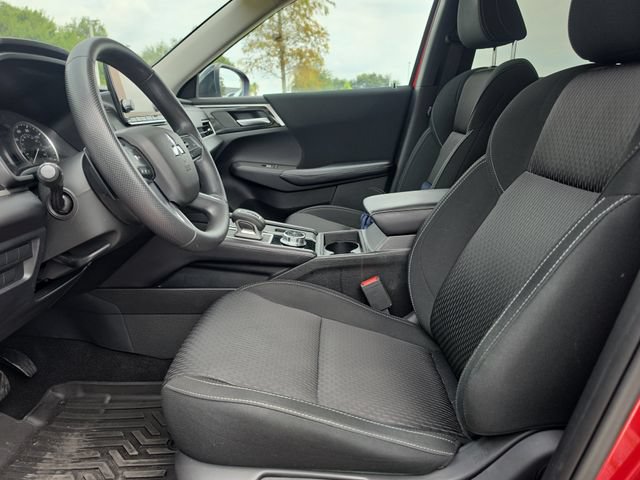 Used 2024 Mitsubishi Outlander ES FWD image 15