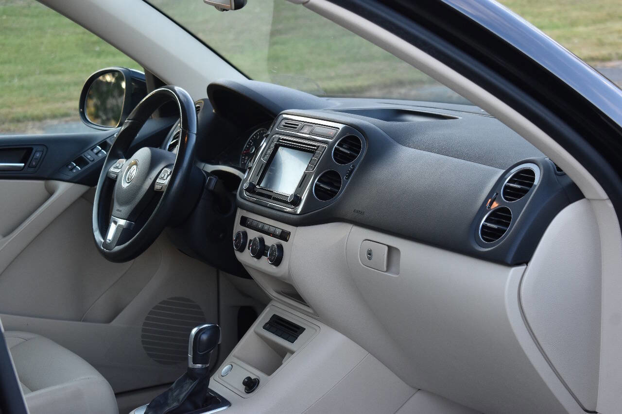 Used 2016 Volkswagen Tiguan SE image 15