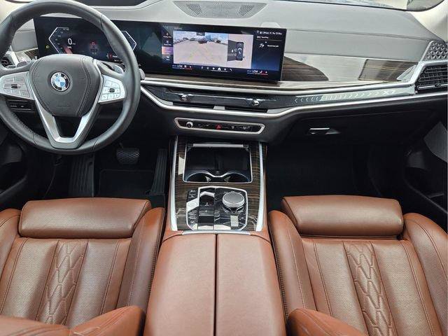 Used 2026 BMW X7 xDrive40i AWD/4WD image 16
