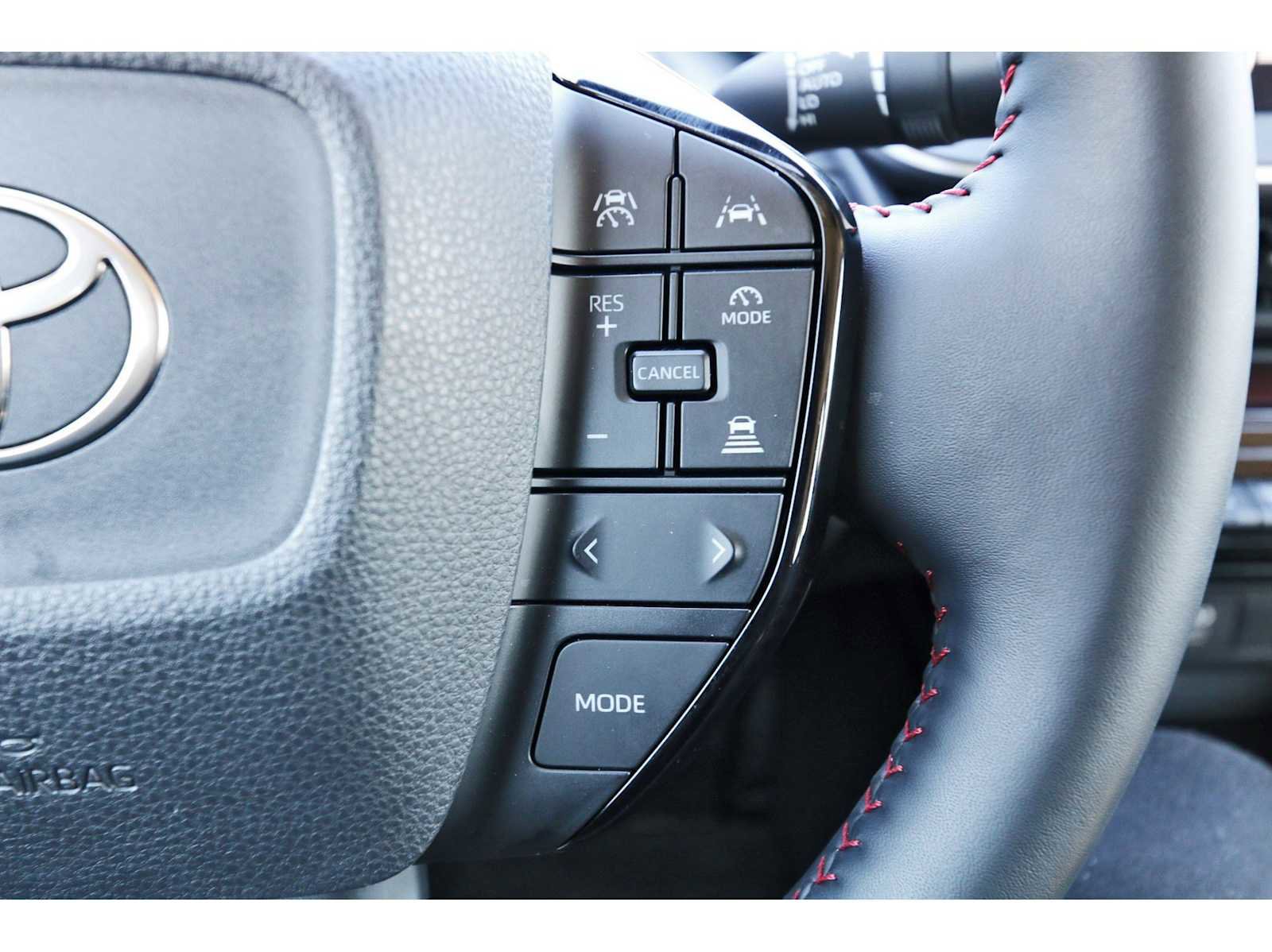 Used 2025 Toyota Prius Plug-In Hybrid image 16