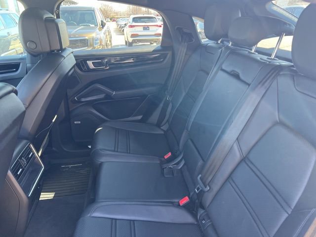 Used 2021 Porsche Cayenne Coupe image 8