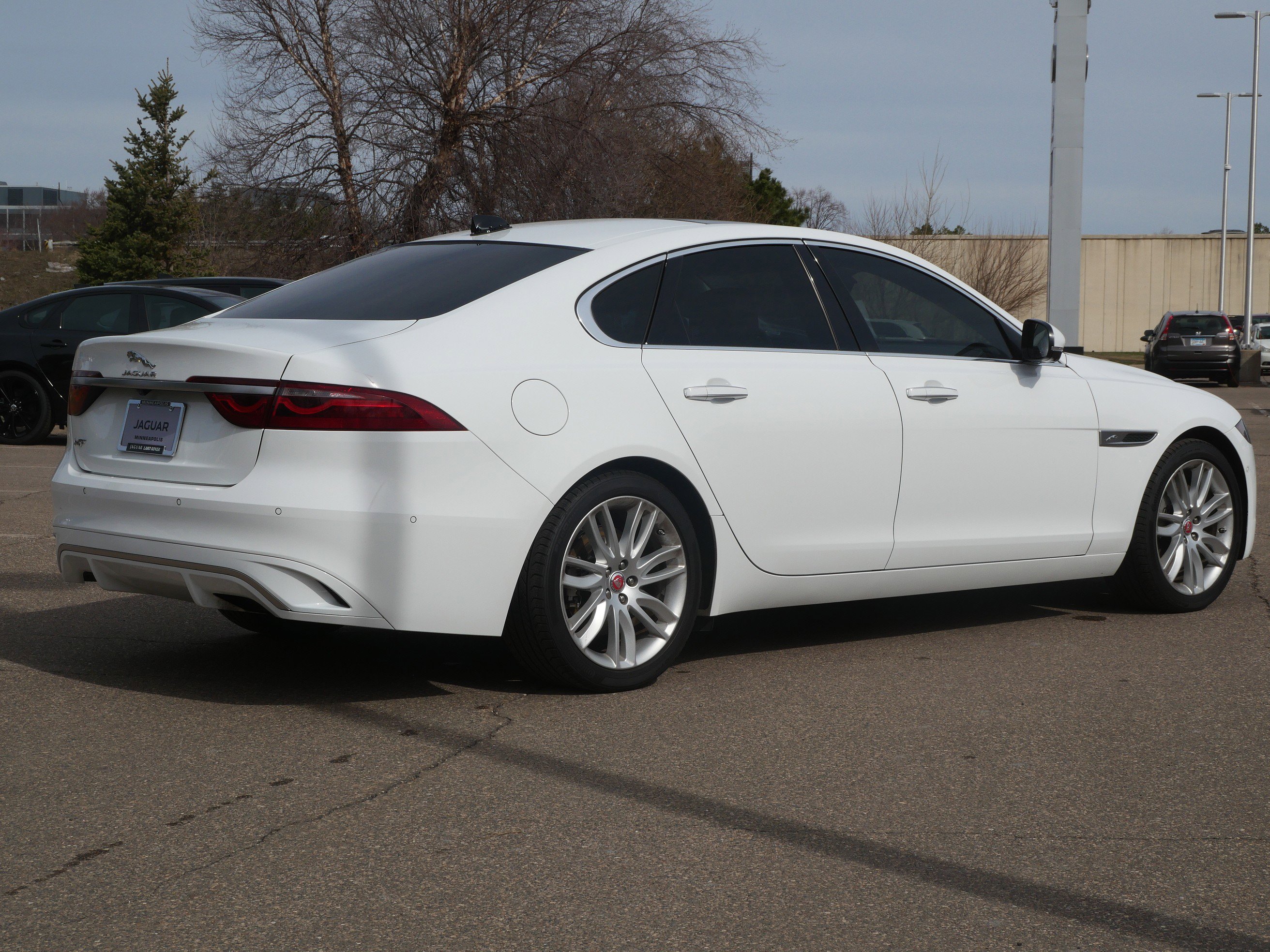 Certified 2021 Jaguar XF SE image 5