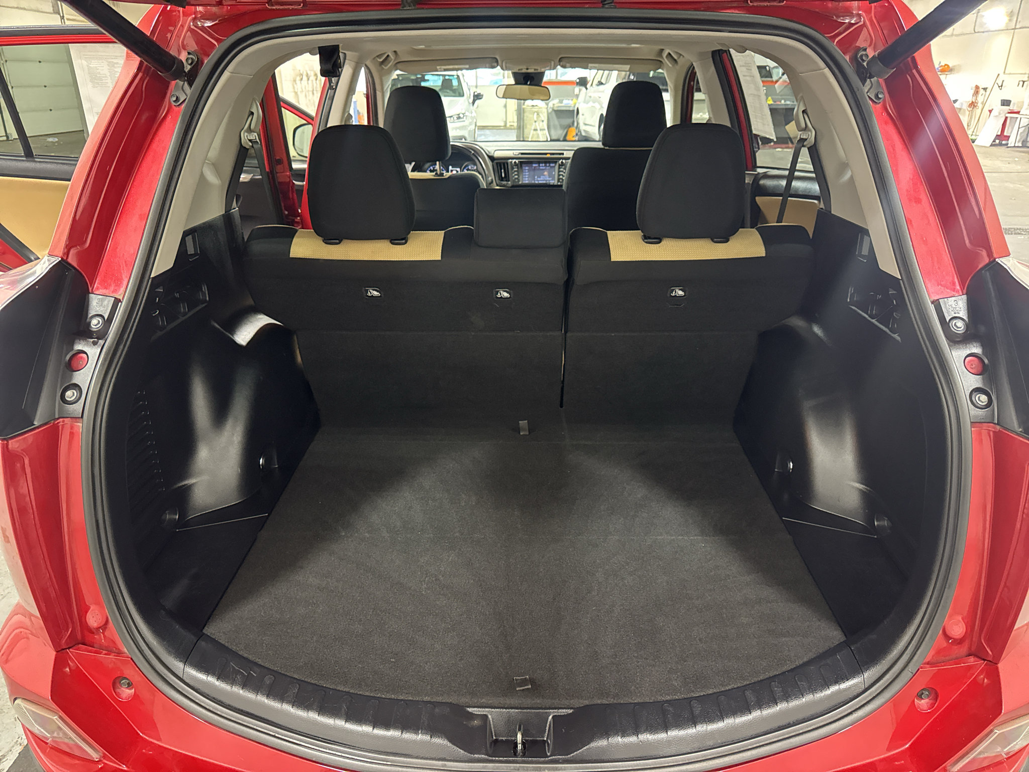 Used 2017 Toyota RAV4 XLE FWD image 30
