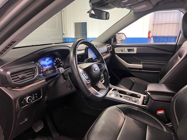 Used 2023 Ford Explorer Limited w/ Equipment Group 301A image 23