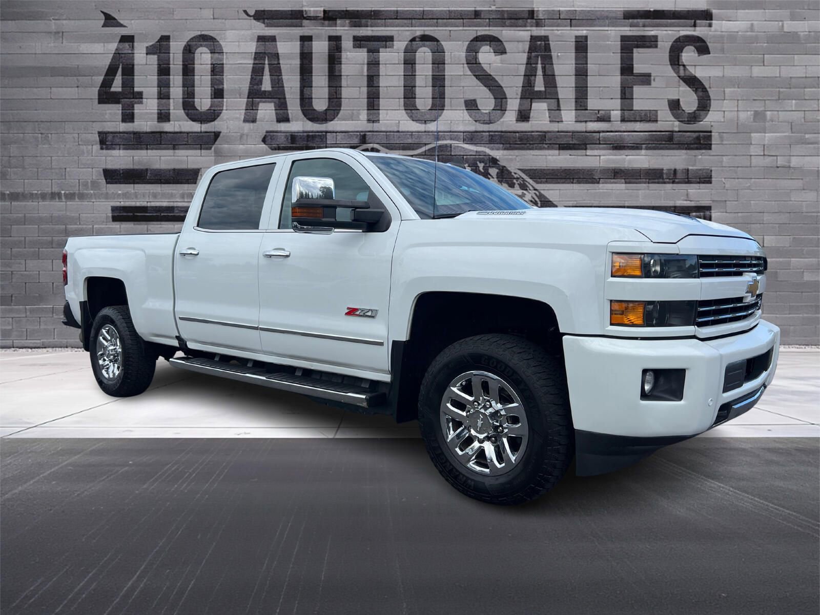 Used 2018 Chevrolet Silverado 3500 LTZ image 1