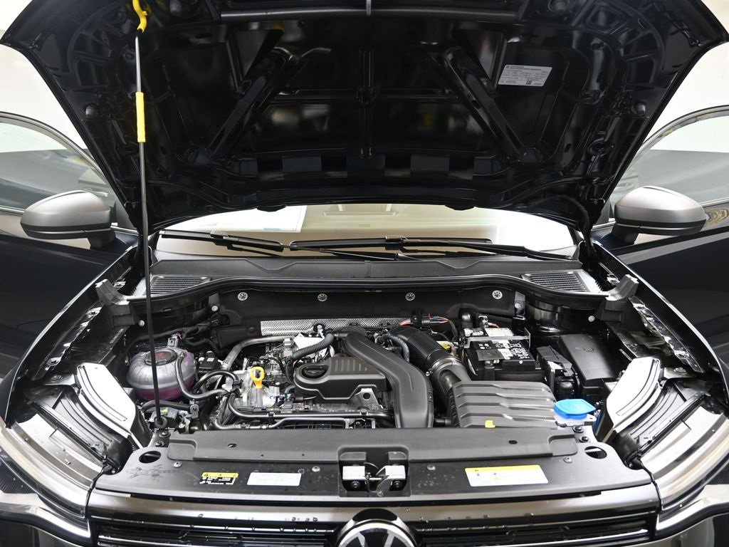 New 2025 Volkswagen Taos S image 10