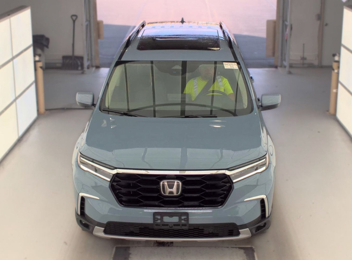 Used 2024 Honda Pilot Elite image 2