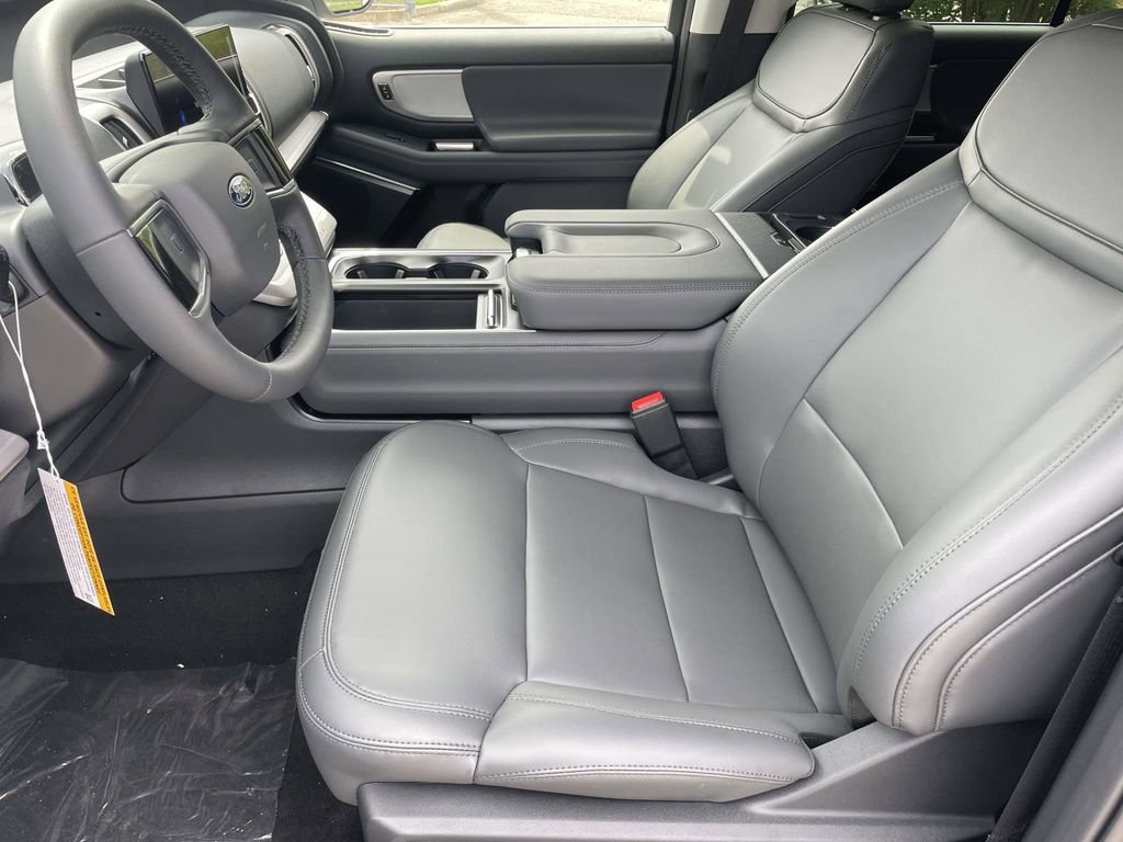 New 2026 Ford Expedition Active RWD image 13