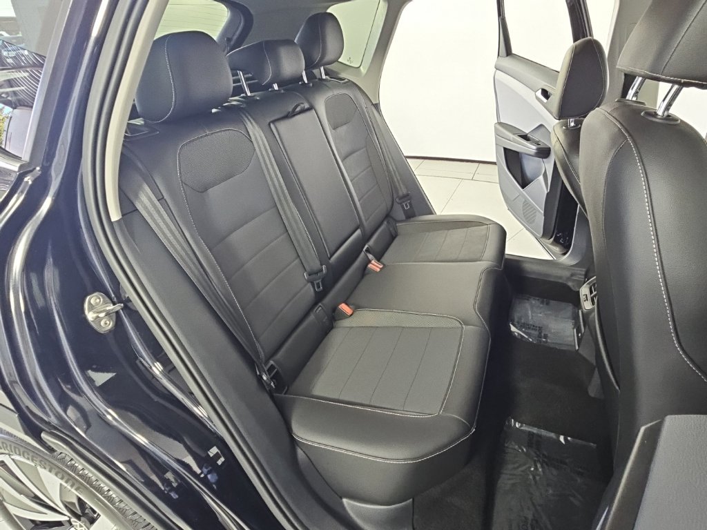 Certified 2023 Volkswagen Taos SE FWD image 19