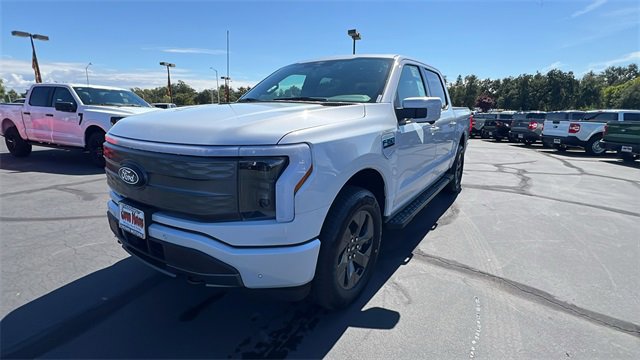 New 2025 Ford F150 Lightning Lariat