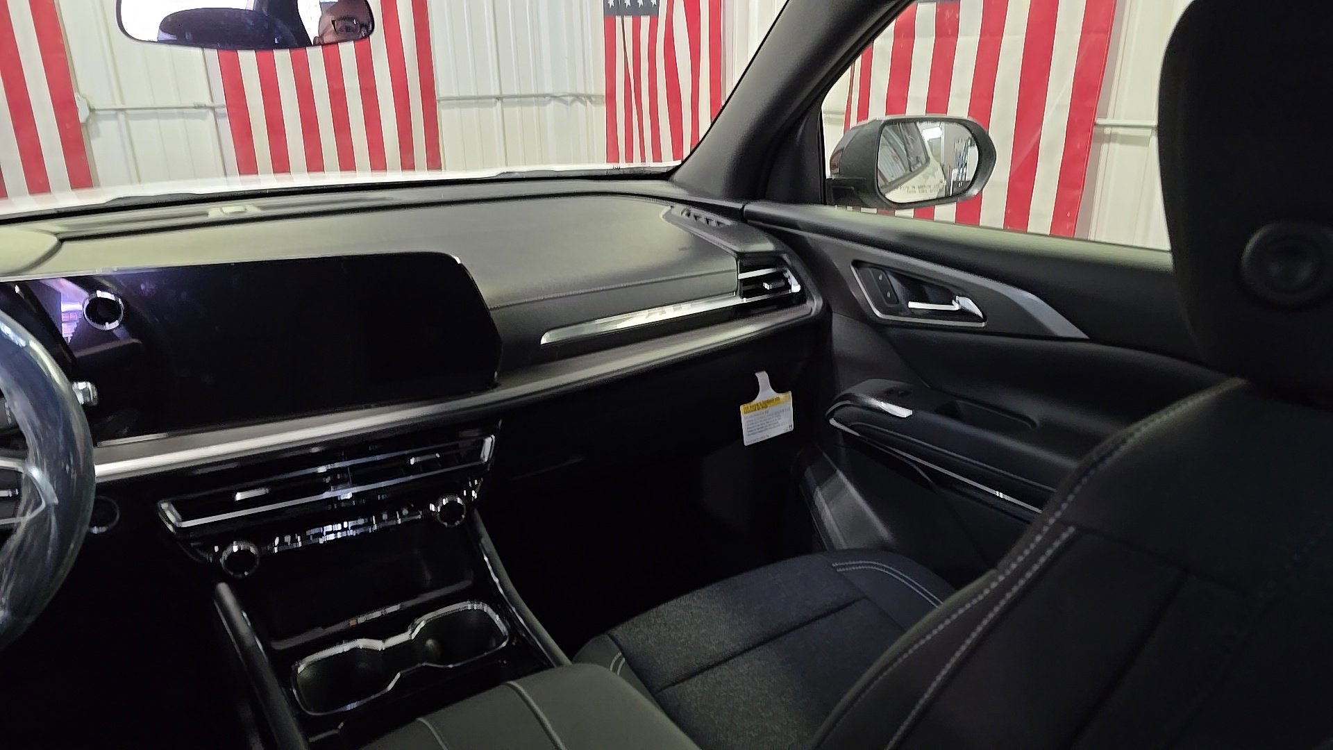 New 2026 Chevrolet Traverse LT image 16