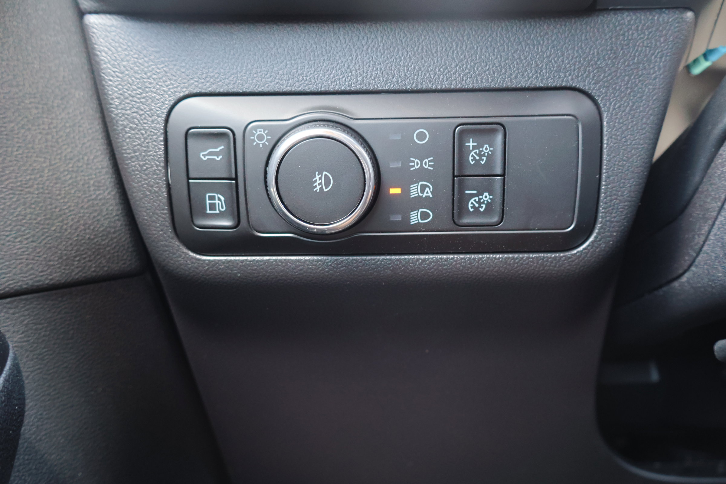 New 2025 Ford Escape SE image 15