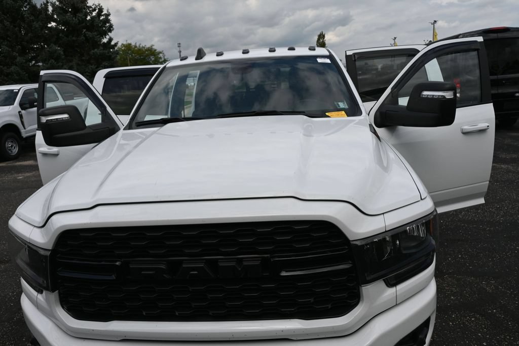Used 2024 RAM 3500 Big Horn w/ Night Edition AWD/4WD image 28