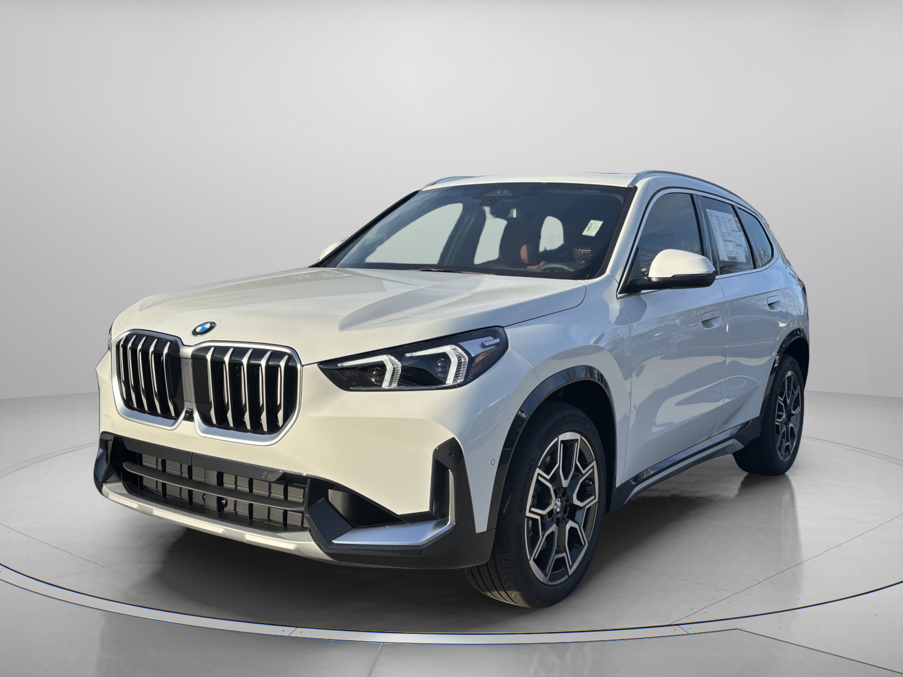 Used 2026 BMW X1 xDrive28i w/ Technology Package AWD/4WD image 2