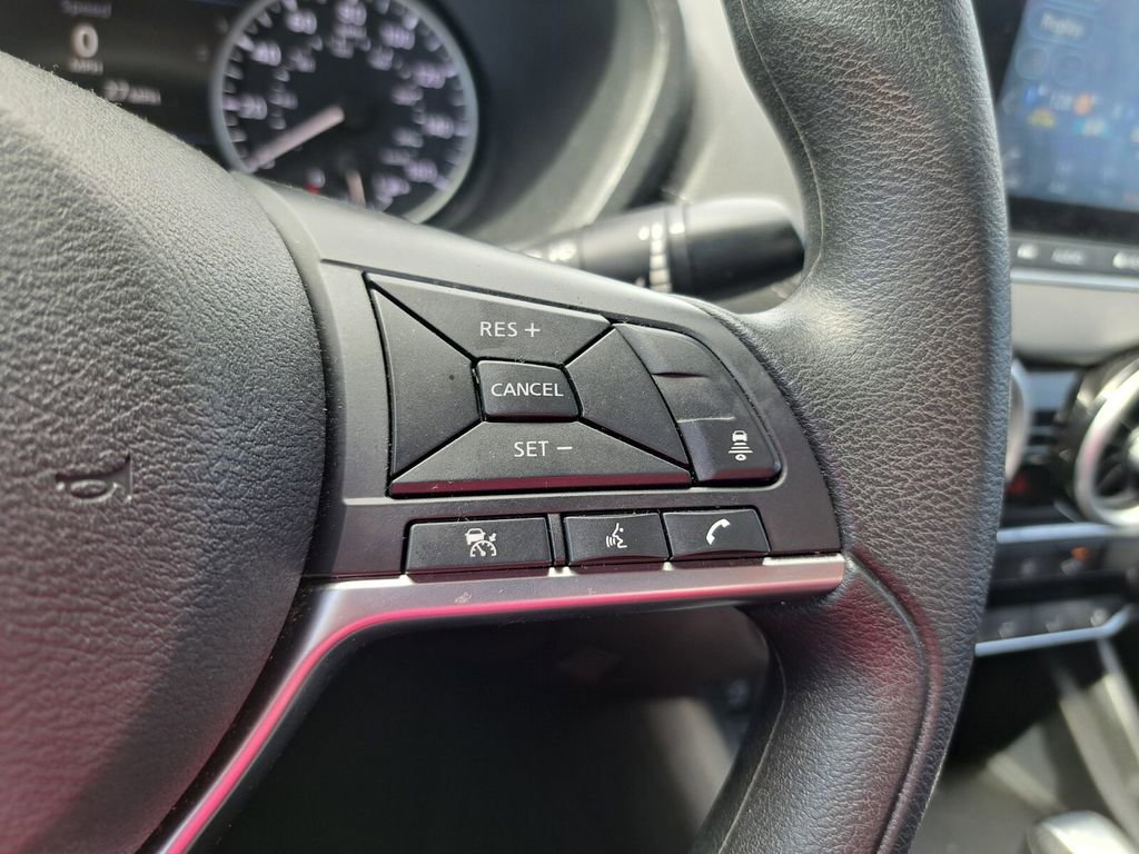 Used 2025 Nissan Sentra SV image 13