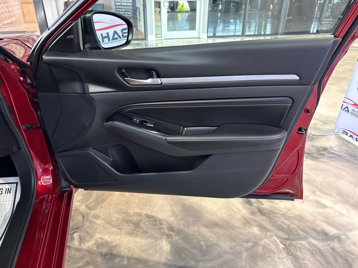 Used 2023 Nissan Altima 2.5 SR w/ SR Premium Package FWD image 49
