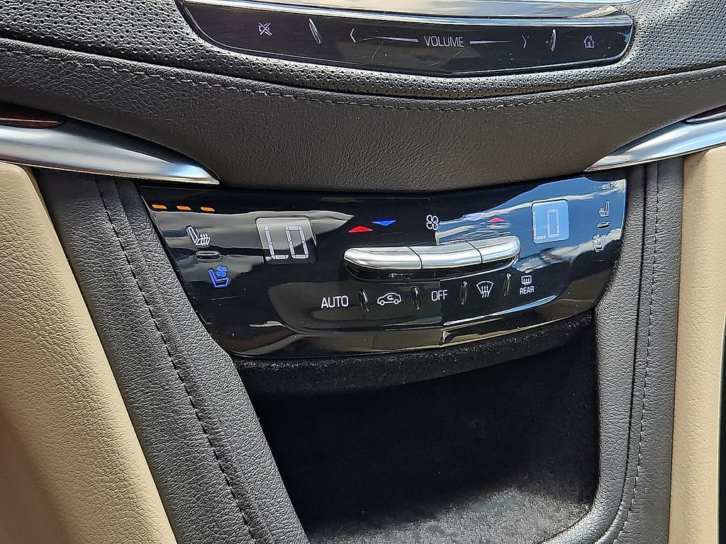 Used 2018 Cadillac XT5 Premium Luxury w/ Driver Assist Package AWD/4WD image 14