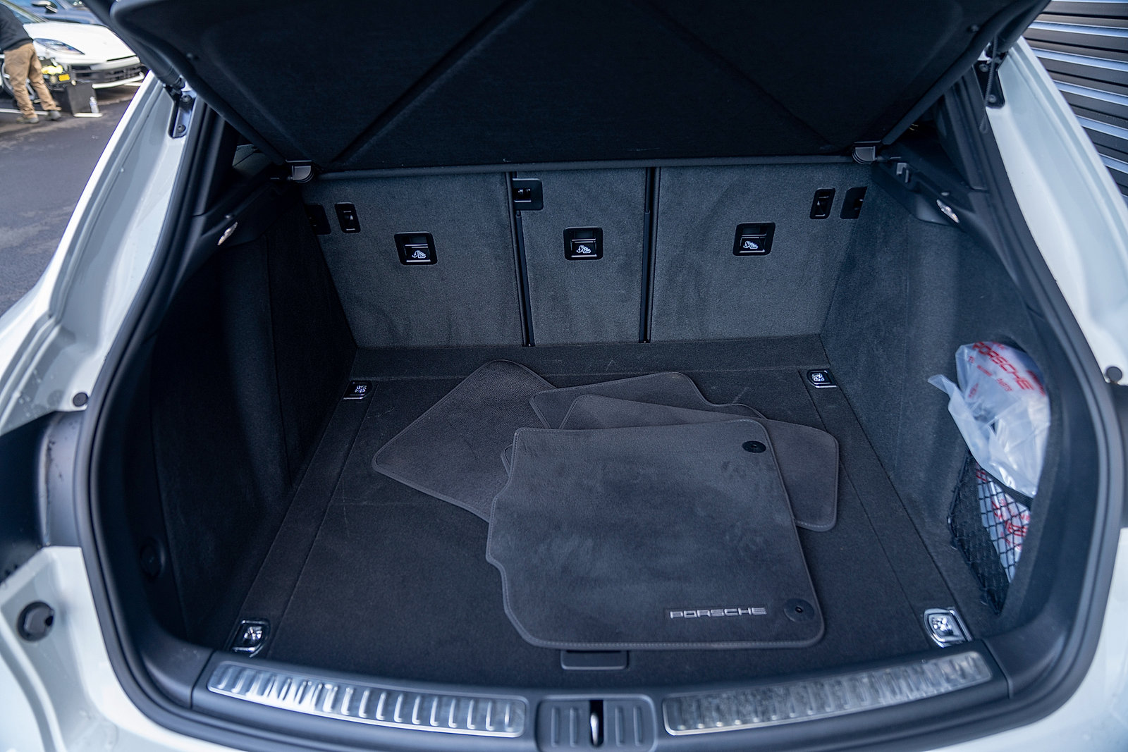 Certified 2025 Porsche Macan Turbo image 21