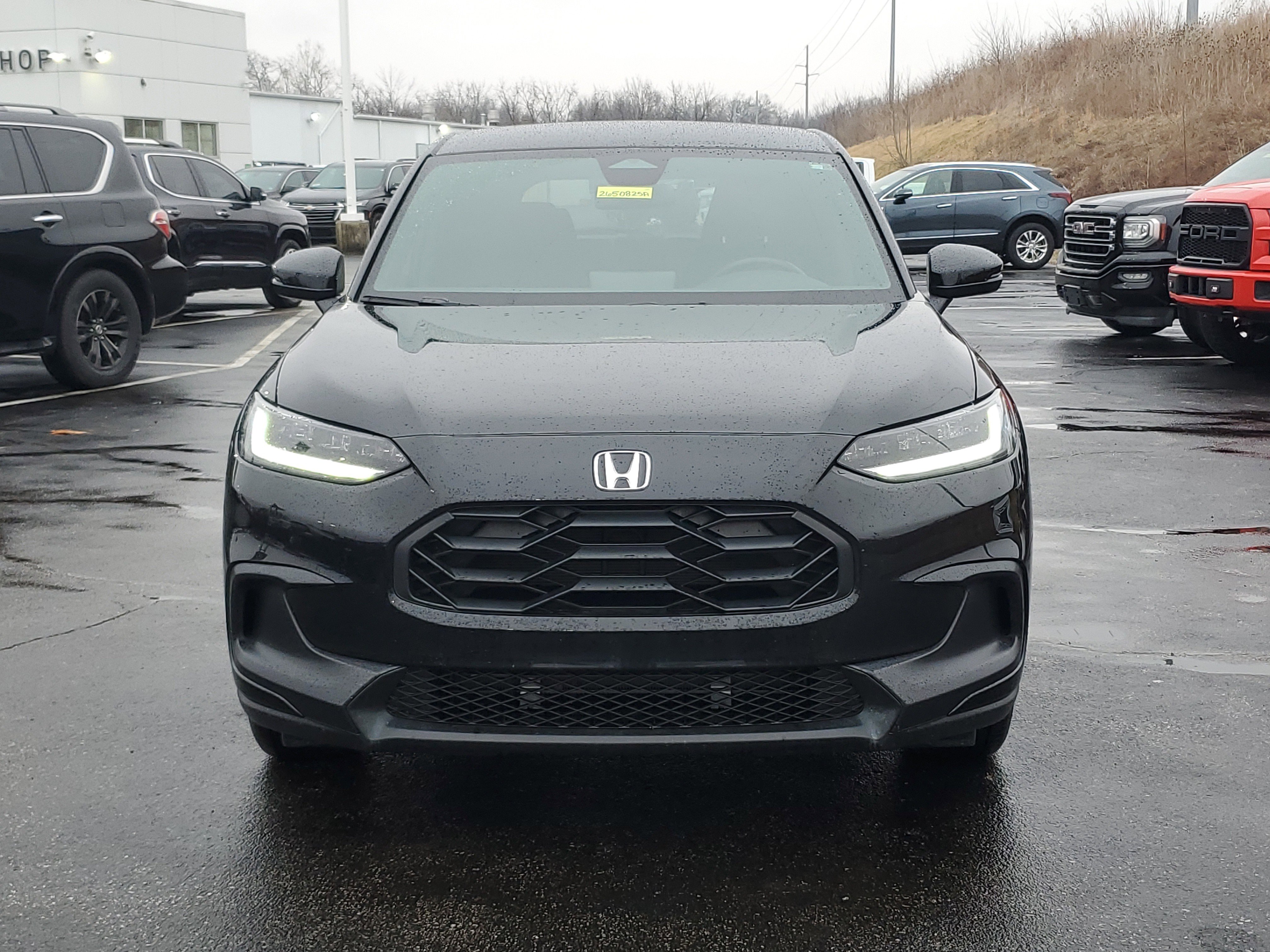 Used 2025 Honda HR-V Sport image 2