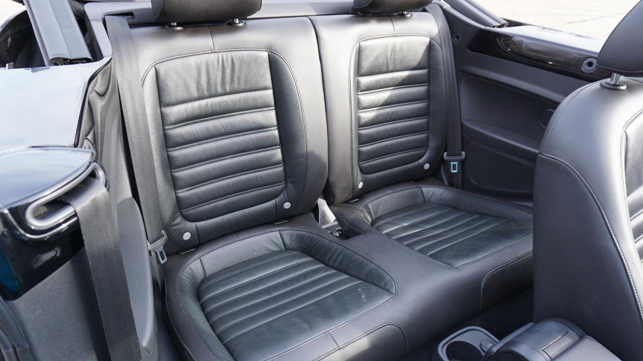 Used 2014 Volkswagen Beetle R-Line image 22