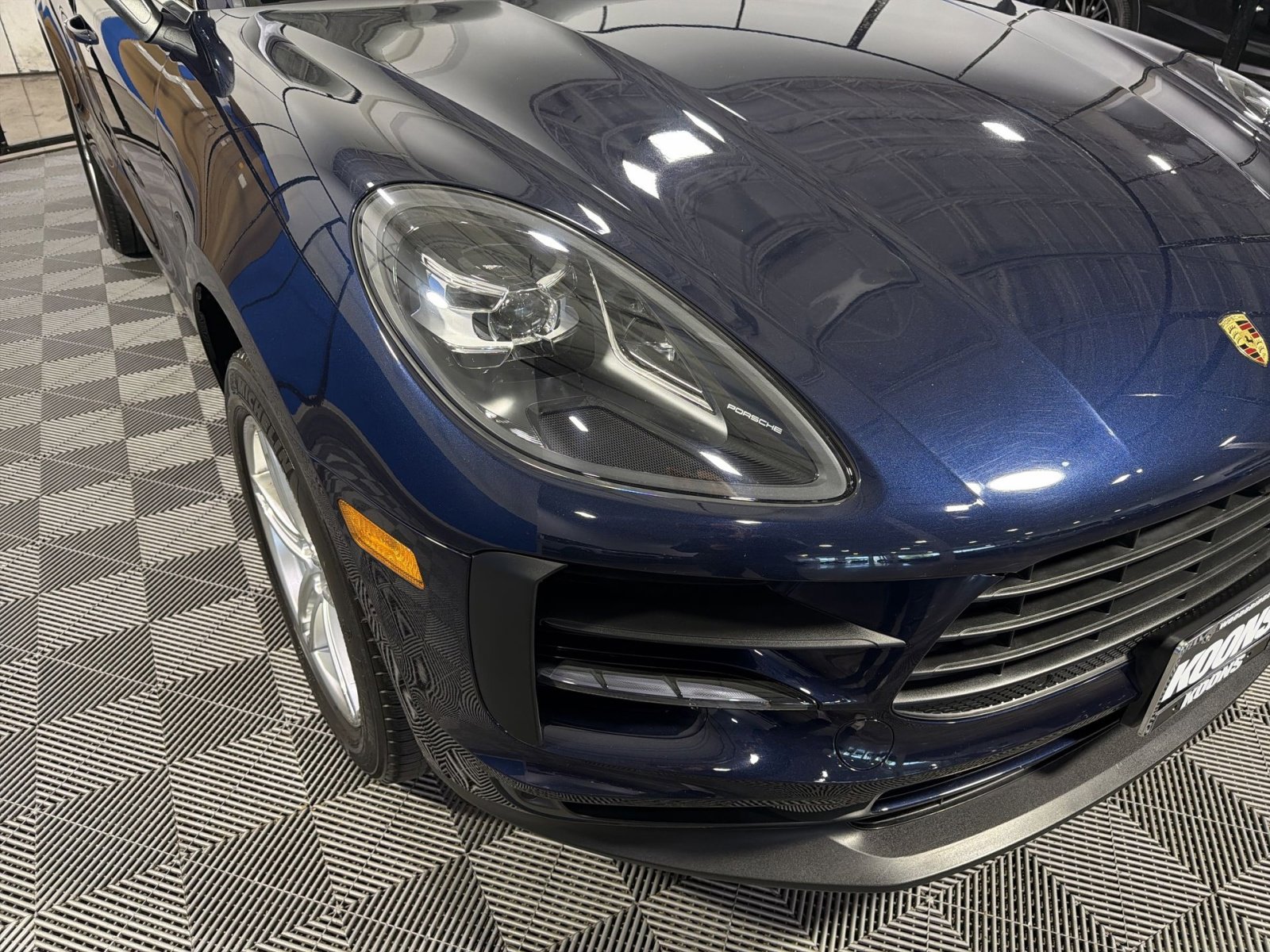 Used 2021 Porsche Macan AWD/4WD image 13