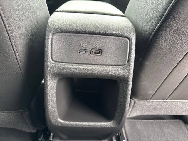 Used 2025 Chevrolet Trax LT w/ Sunroof Package FWD image 31
