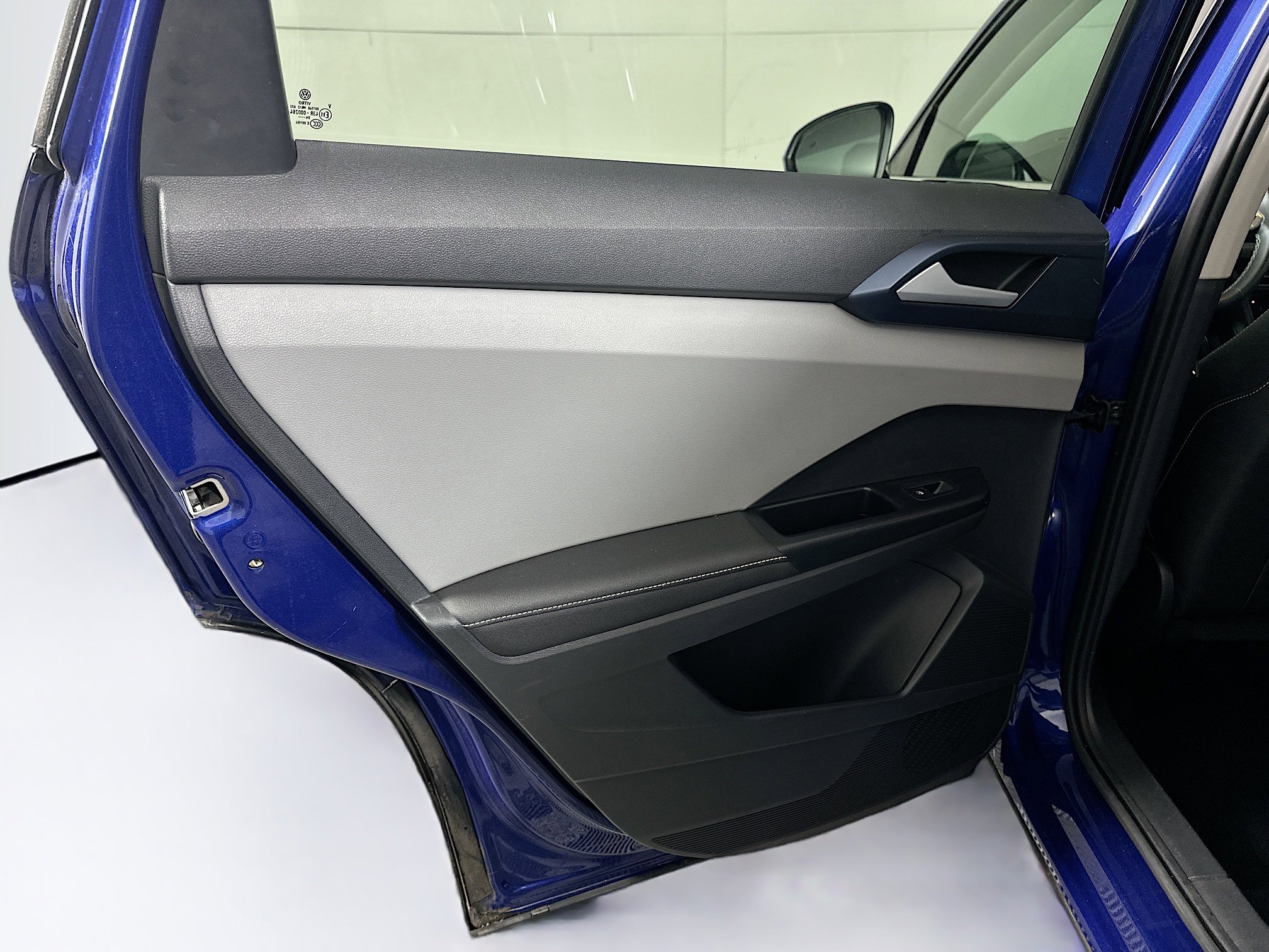 Used 2024 Volkswagen Taos SE image 27