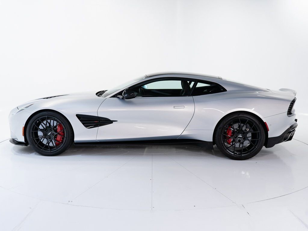 Used 2025 Aston Martin Vanquish RWD image 2