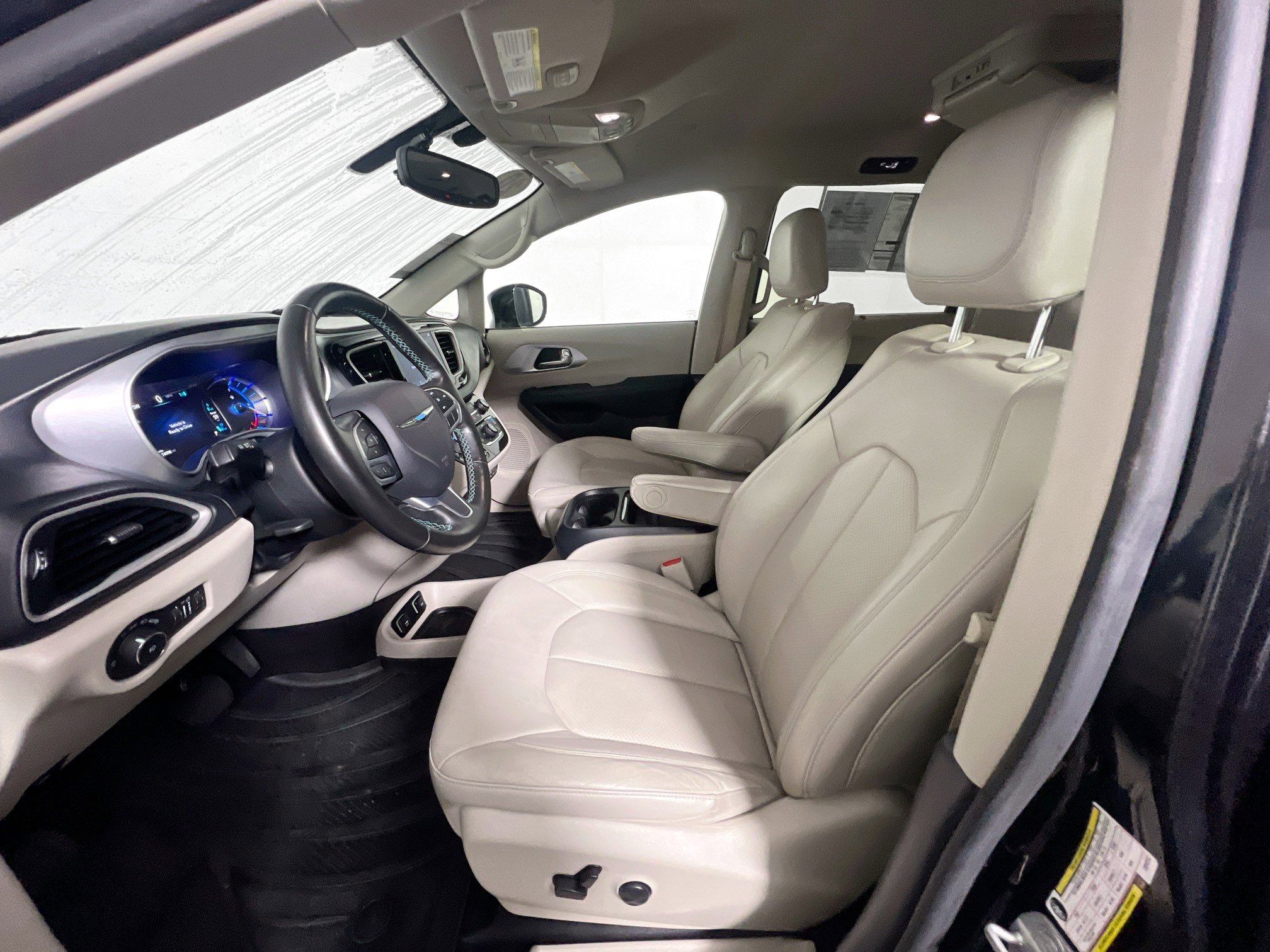 Used 2020 Chrysler Pacifica Touring-L w/ Premium Audio Group image 14