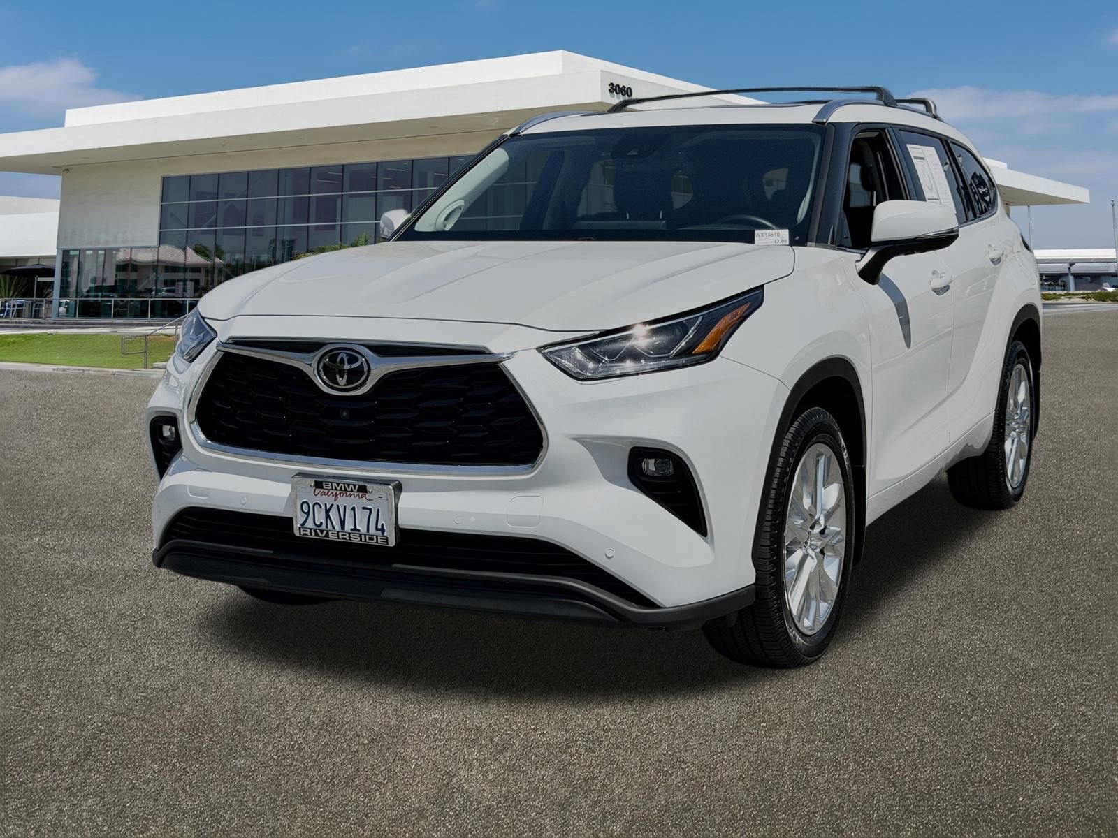 Used 2022 Toyota Highlander Limited AWD/4WD image 4