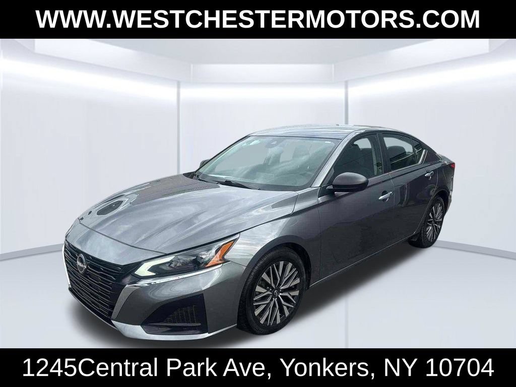 Used 2024 Nissan Altima 2.5 SV