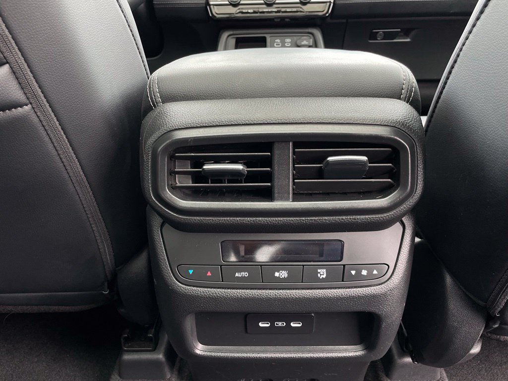 Certified 2025 Honda Pilot Touring image 37