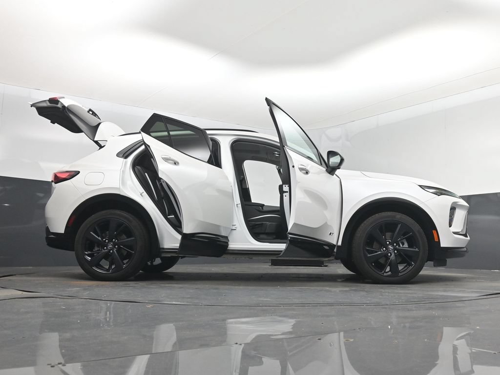 Used 2025 Buick Envision Sport Touring AWD/4WD image 7