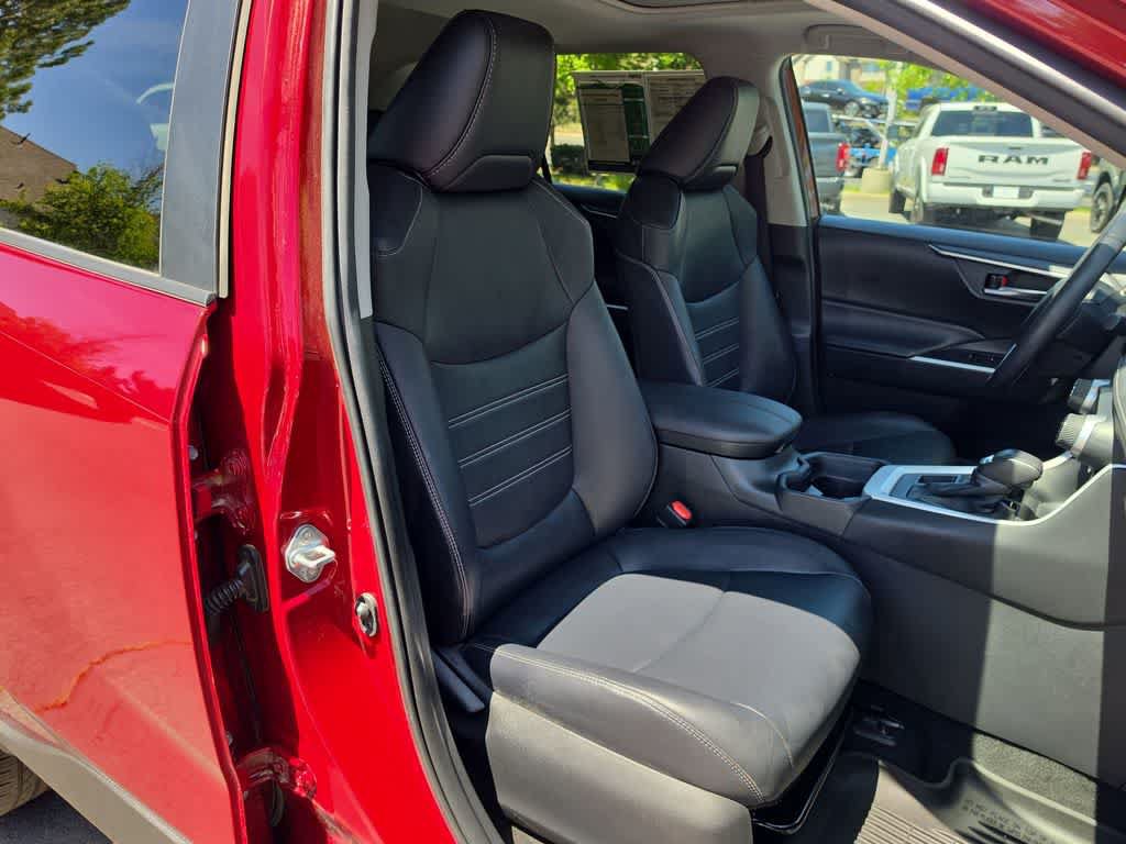 Used 2020 Toyota RAV4 XLE Premium AWD/4WD image 24