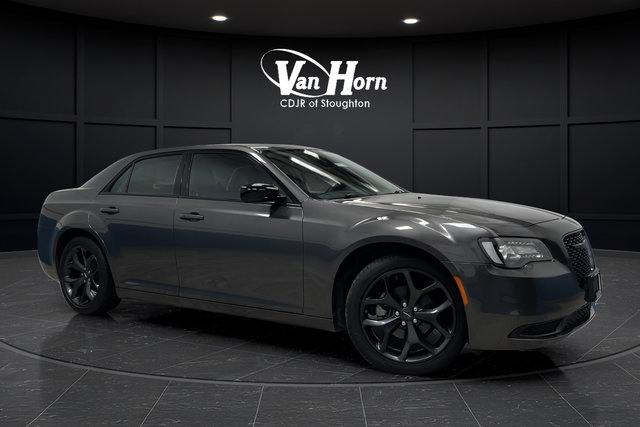 Used 2023 Chrysler 300 Touring w/ Sport Appearance Package RWD image 34