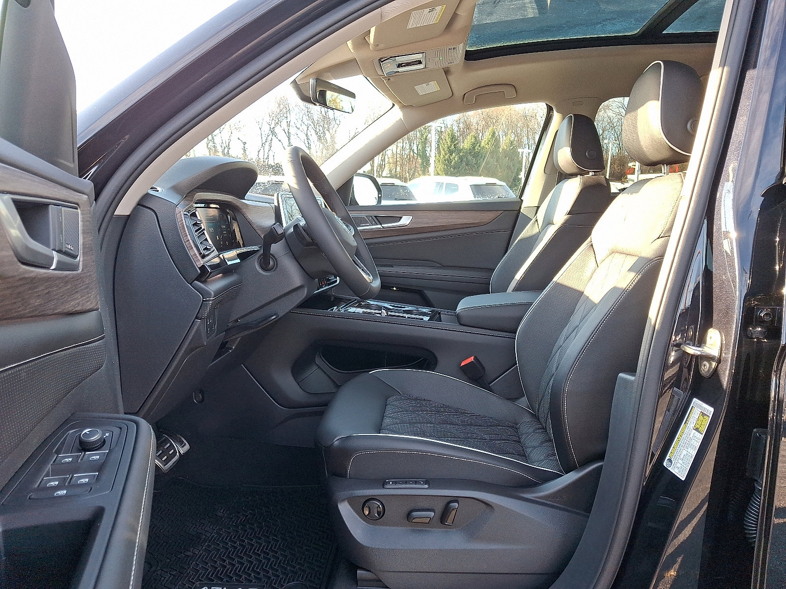 New 2025 Volkswagen Atlas SEL Premium R-Line image 7