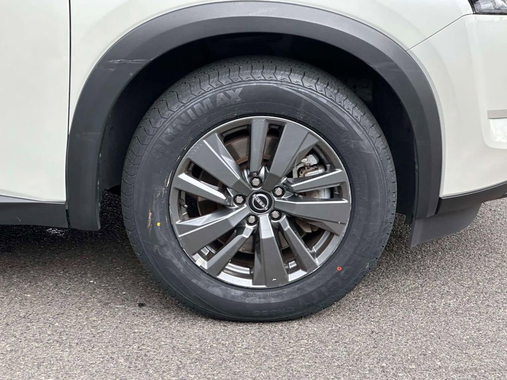 Used 2024 Nissan Pathfinder SV AWD/4WD image 7