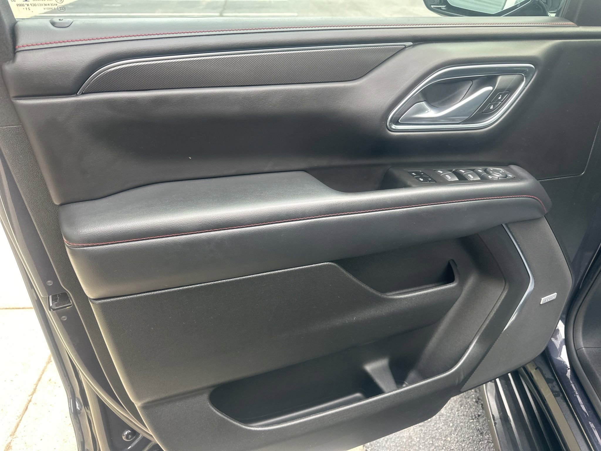 Used 2022 Chevrolet Suburban RST w/ Luxury Package AWD/4WD image 27