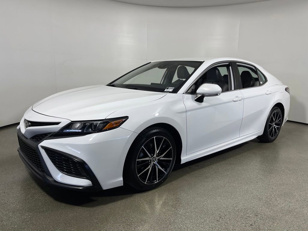 Certified 2022 Toyota Camry SE image 7