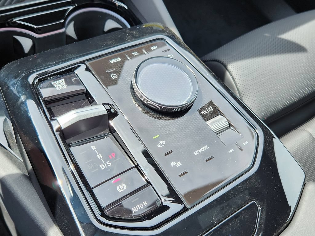 New 2026 BMW 530i xDrive w/ Premium Package AWD/4WD image 18