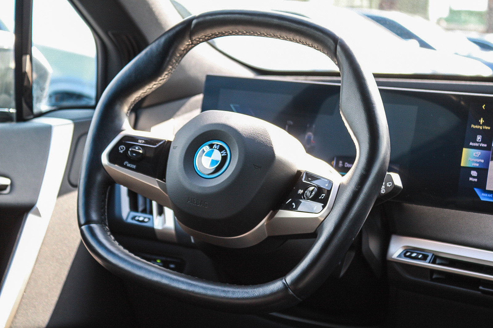 Used 2024 BMW iX xDrive50 w/ Sport Package AWD/4WD image 15