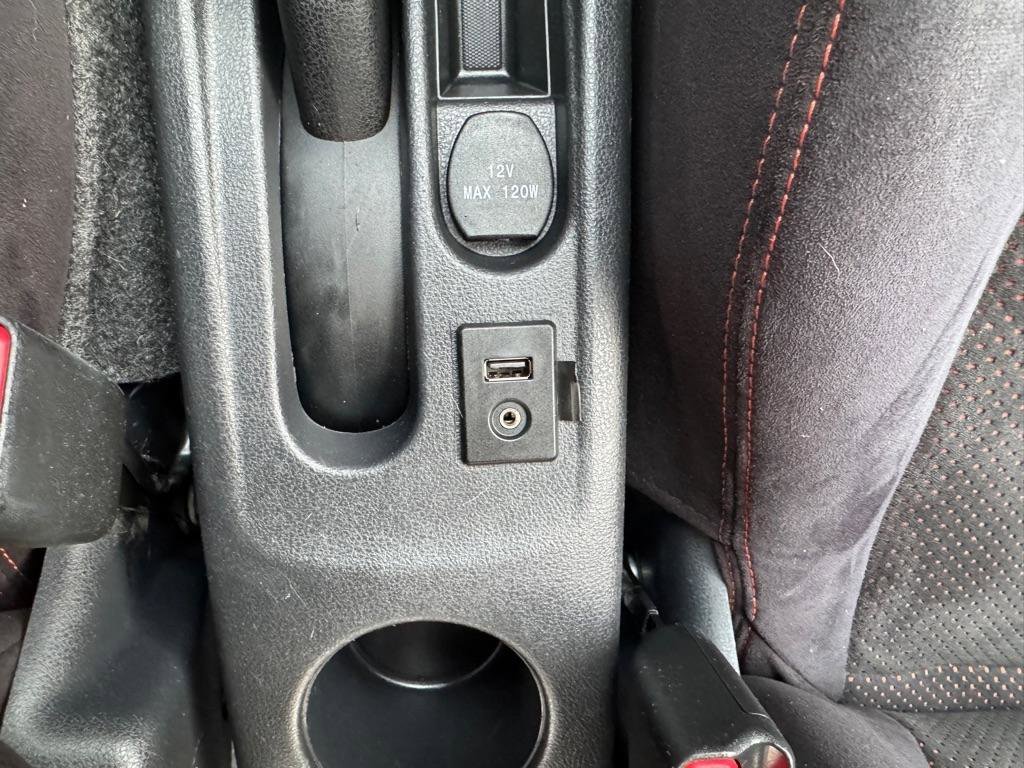 Used 2015 Nissan Versa Note SR w/ SR Tech Package image 35